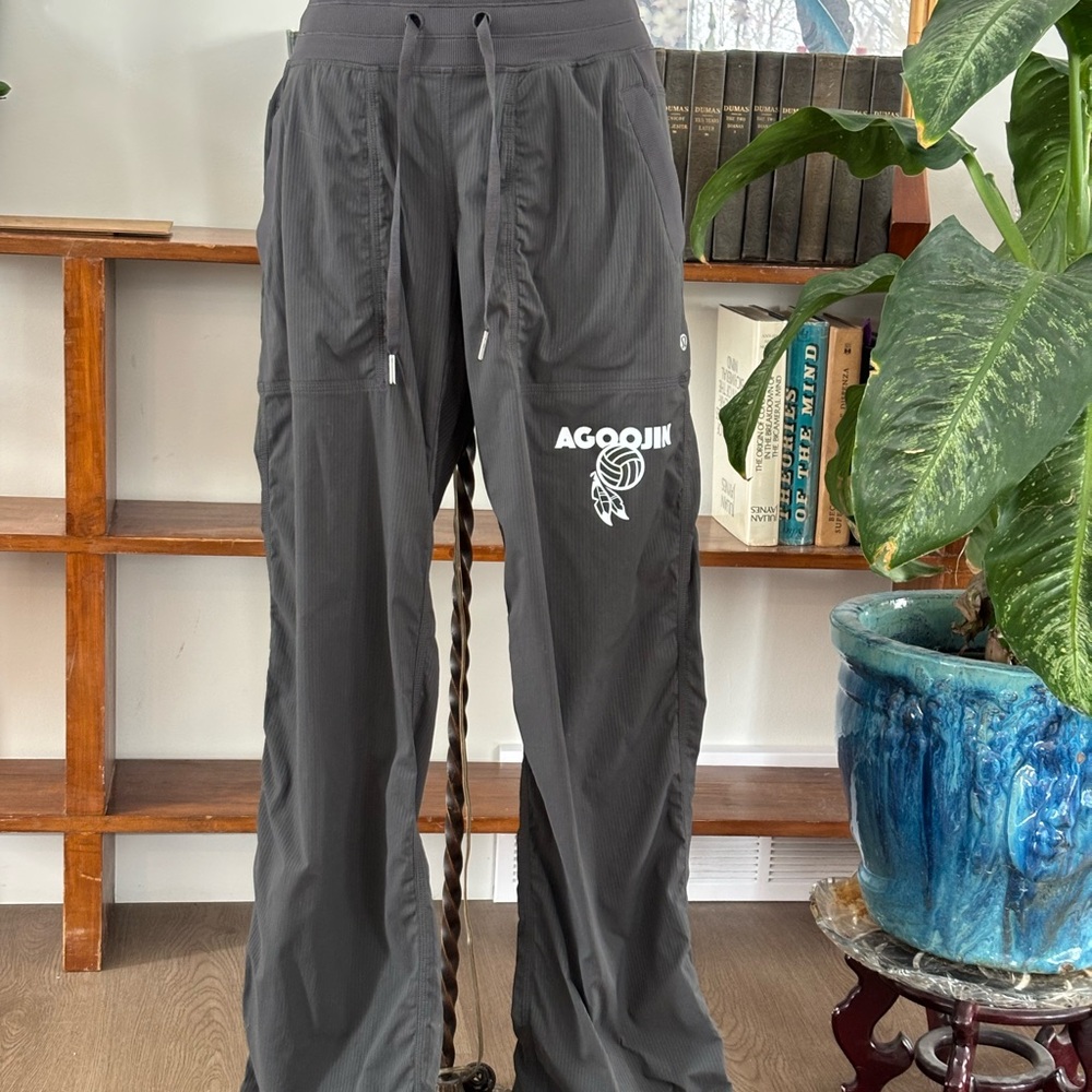 Lululemon Womens Size 6 Black Track Pants Athletic Jogger Yoga Drawstring